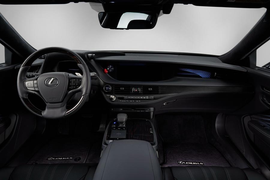 Торпедо Lexus LS500h TRI-P4 Research Vehicle 2019 года  (фото 13 из 19)